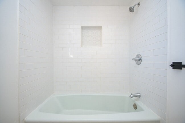 Building Photo - 7703 Braesridge Ct