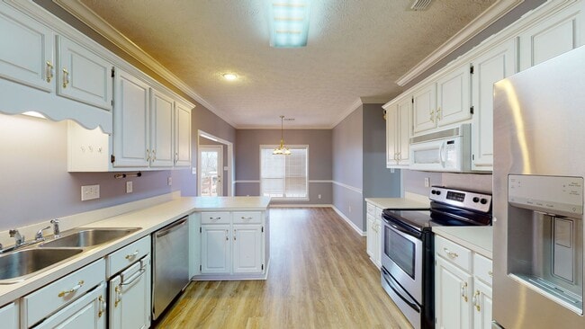 Building Photo - Wonderful 4 bedroom, 3 bath home in Grand Oaks Millbrook