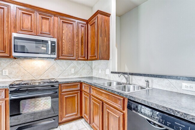 Building Photo - 12838 Pecan Shores Dr