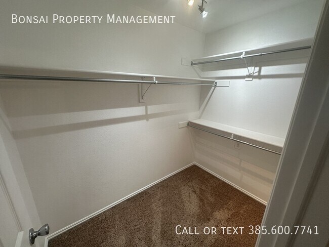 Building Photo - 1247 N Bridalwood Loop