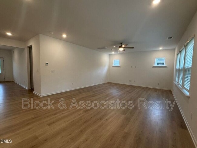 Building Photo - 611 Contento Ct