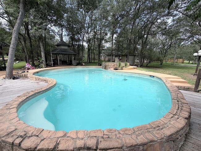 Building Photo - 236 Piney Ridge Dr