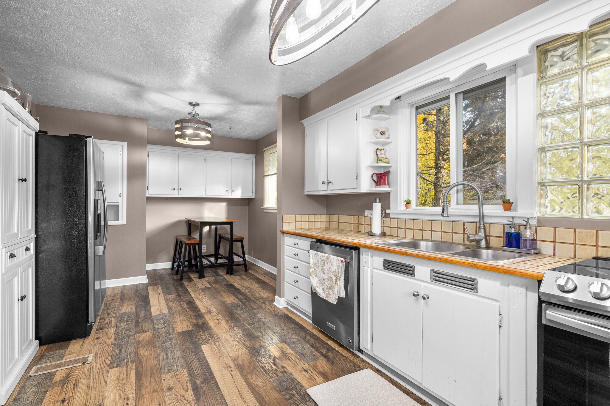 Building Photo - 686 2nd Avenue East N