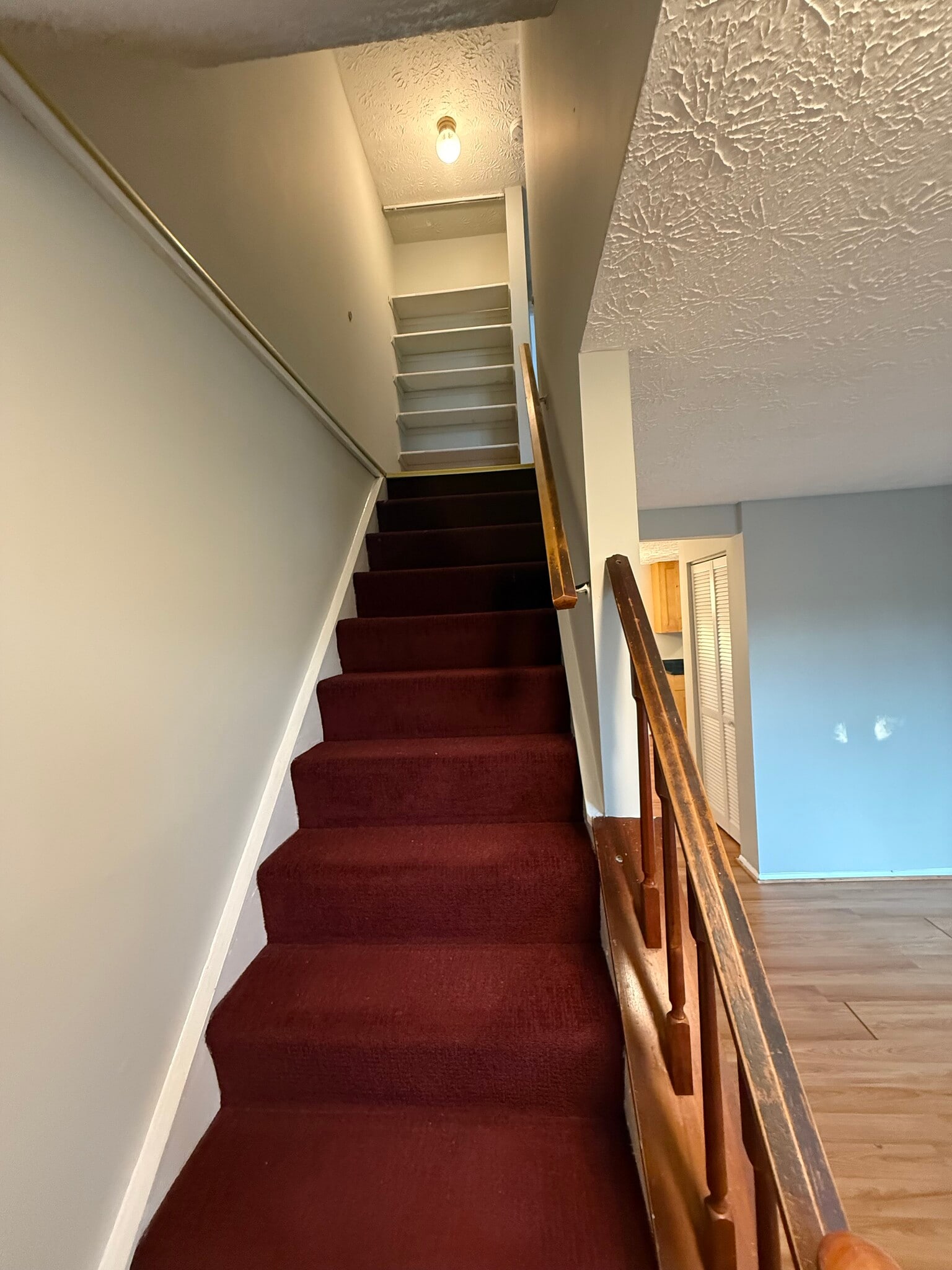 up stair - 3415 Castle Way