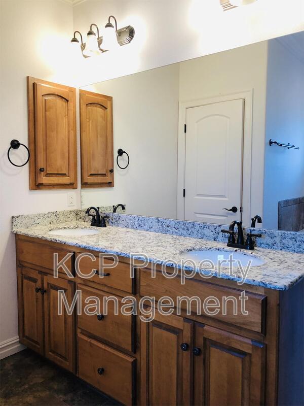 Building Photo - 8105 Cisterna Way