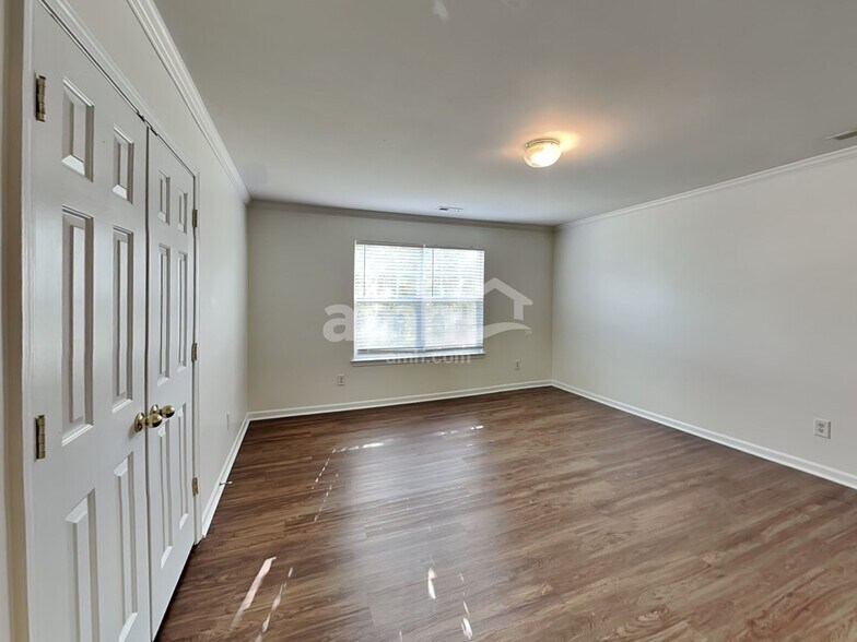 Building Photo - 13624 Whitebark Ct