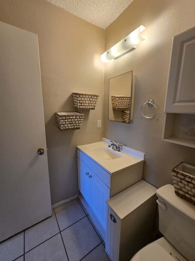 Building Photo - 8338 Longhorn Ridge Dr