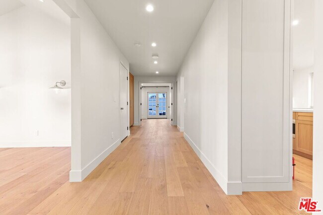 Building Photo - 17620 Camino De Yatasto