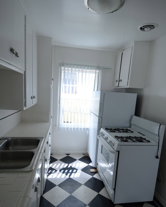 Building Photo - 5341 Loma Linda Ave