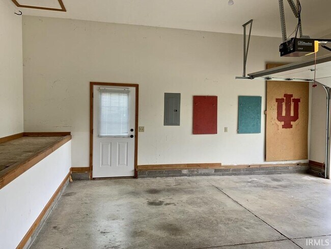 Building Photo - 1209 W Aspen Ct