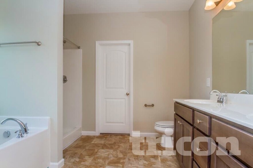 Building Photo - 4028 Effie Seward Dr