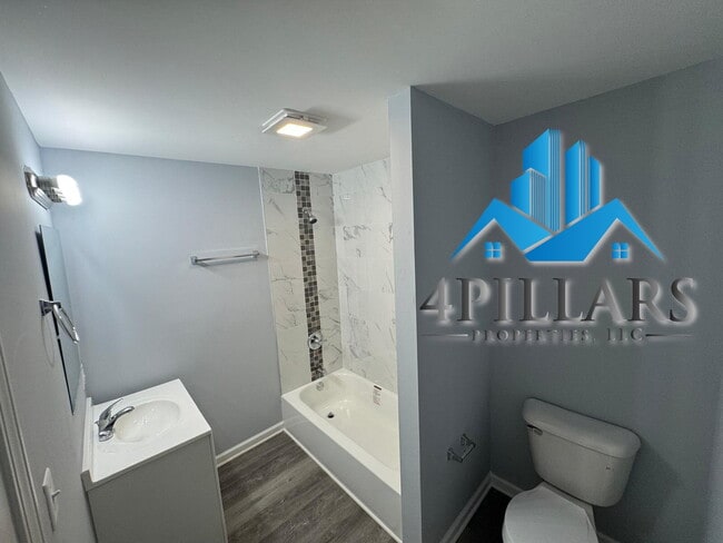 Building Photo - "Beautiful 3-Bedroom Retreat with 2 Baths ...