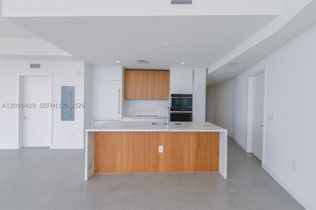 Building Photo - 1400 Biscayne Blvd