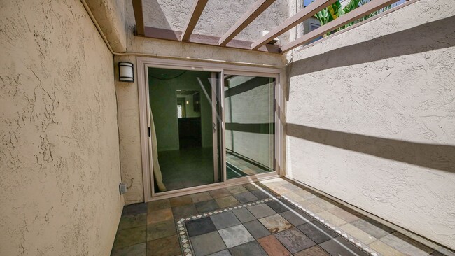 Building Photo - La Jolla Shores Heights - 4 Bedroom, 2.5 b...