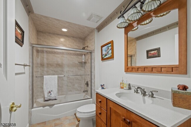 Building Photo - 326 Rock Ridge Ct