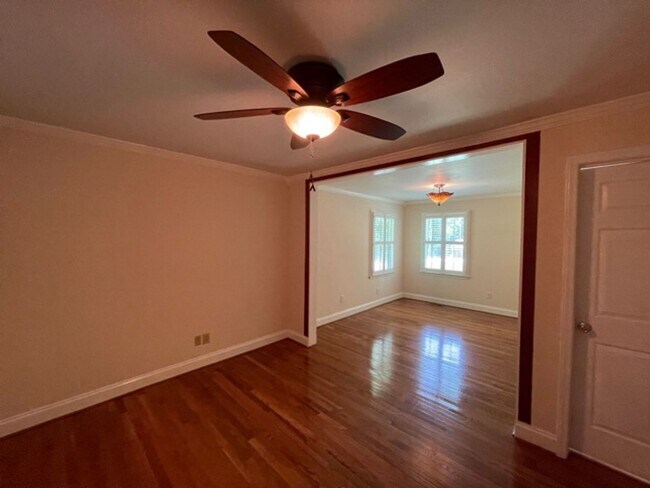 Building Photo - Wonderful ranch with inground pool!