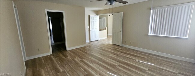 Building Photo - 313 Beethoven St