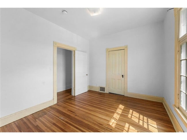 Building Photo - 2559 Aldrich Ave S