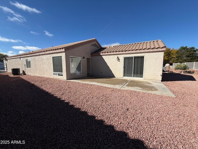 Building Photo - 5036 E Catalina Ct