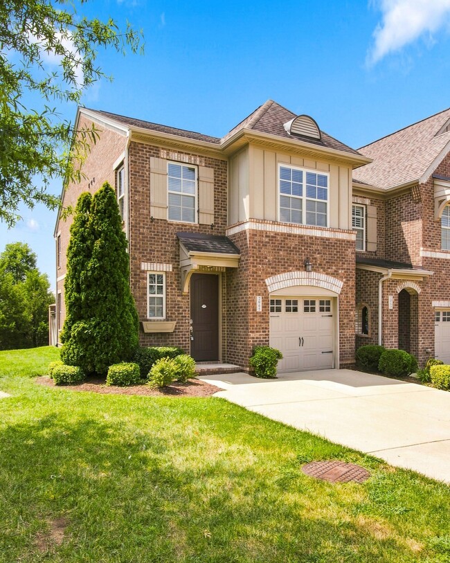 Building Photo - 2065 Newark Ln