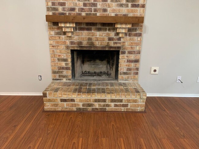 Building Photo - Great Floor Plan