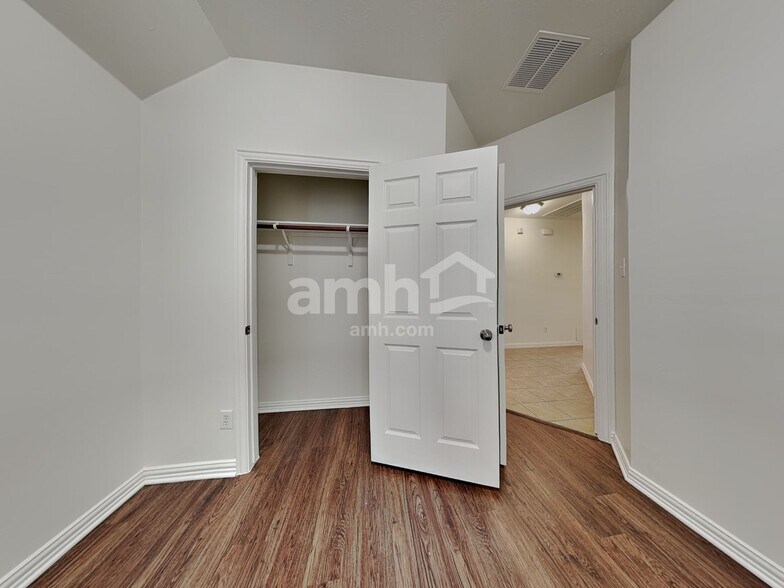 Building Photo - 20015 Leithcrest Way