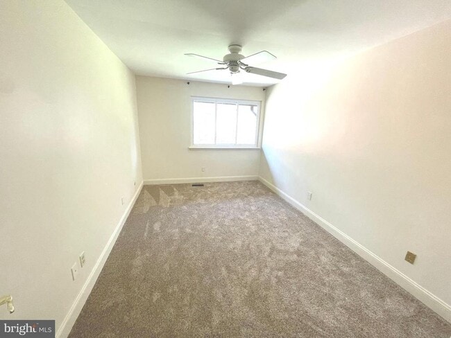 Building Photo - 301 Worthington Dr