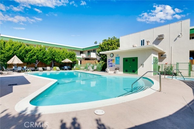 Building Photo - 3200 S Sepulveda Blvd