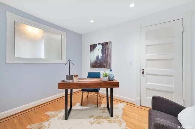 Building Photo - 2096 Pine St