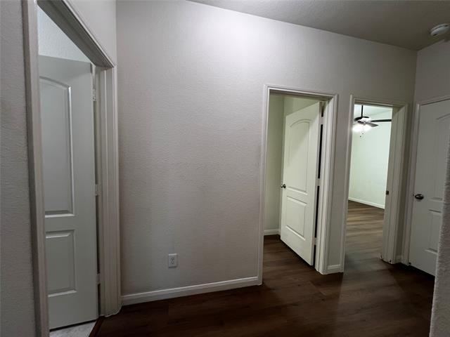 Building Photo - 208 Cottonwood Dr