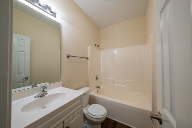 Building Photo - 8 Hydrangea Ct