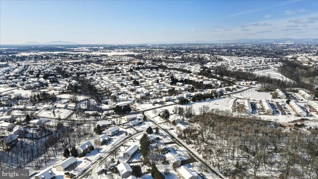 Building Photo - 110 Elaine Dr