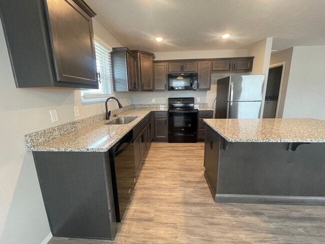 Building Photo - Make this  beautiful modern home yours!!