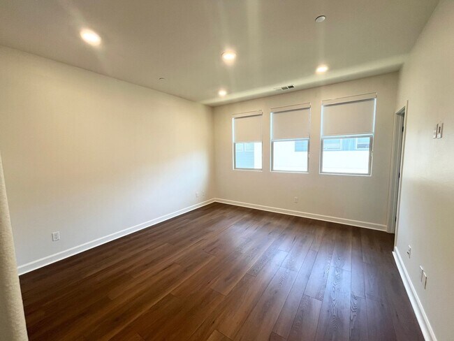 Building Photo - 16755 Coyote Bush Dr