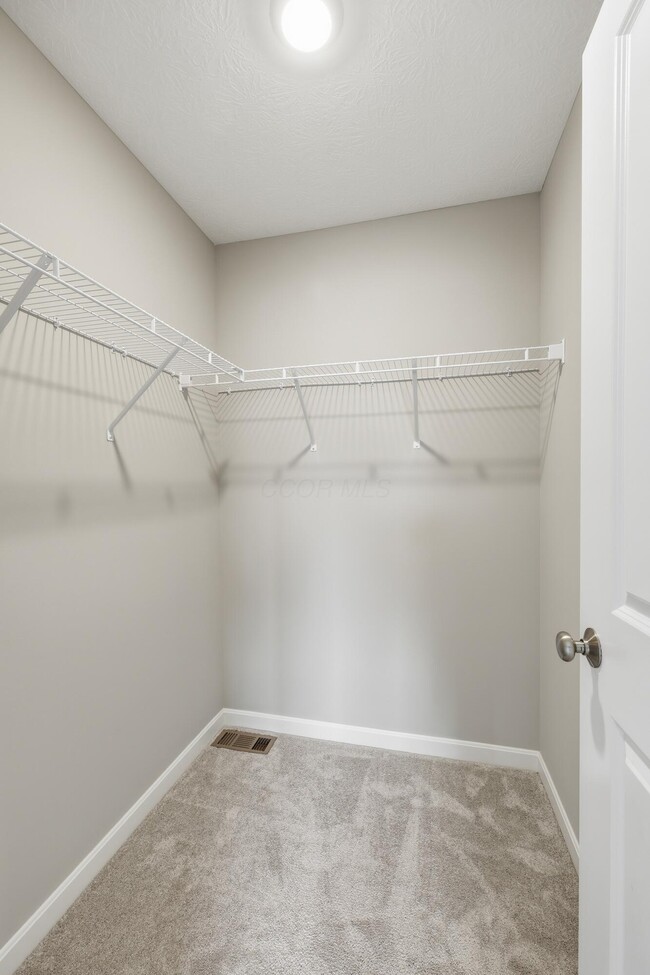 Building Photo - 5749 Shadowfair Ln