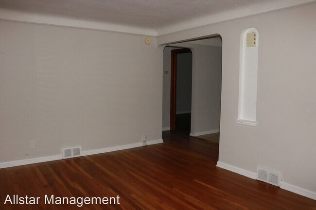 Building Photo - 3 br, 1.5 bath House - 8109 Pelham Dr