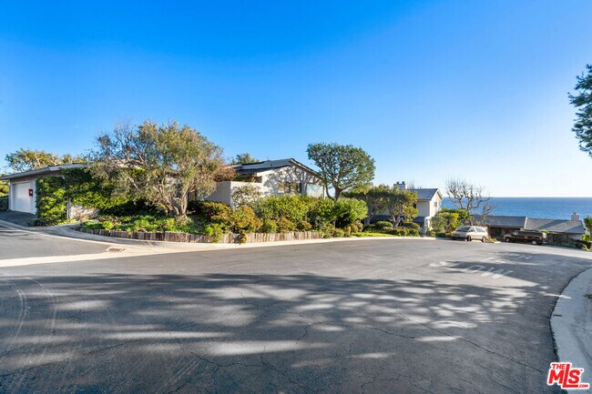 Building Photo - 6801 Seawatch Ln