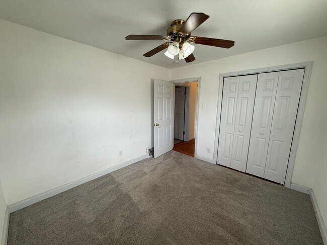 Building Photo - 8661 Litzsinger Rd