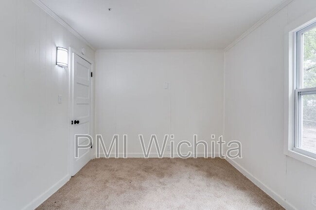 Building Photo - 4311 E Lincoln St