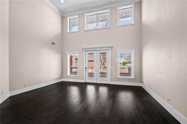 Building Photo - 6683 W Valley View Rd