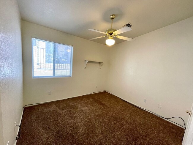 Building Photo - Great 3 Bedroom, 2 Bathroom Home in El Camino Village on the Parkway!