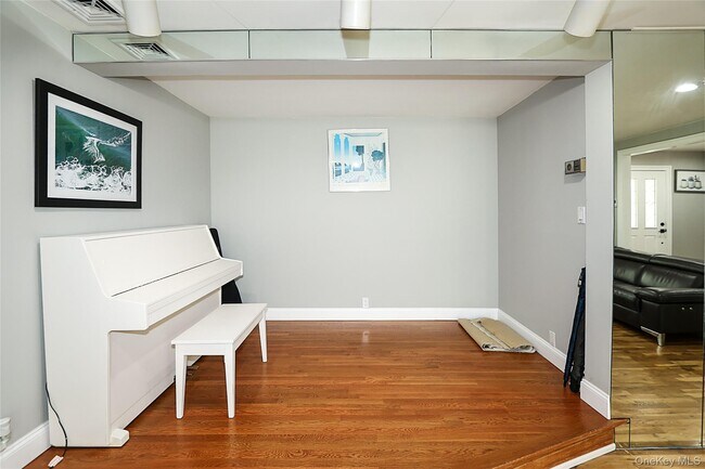 Building Photo - 11 Otsego Ave