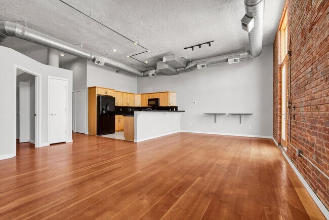 Building Photo - One-of-a-Kind Tejon Street Condo in Unbeatable Location! No Utility Setup Required!