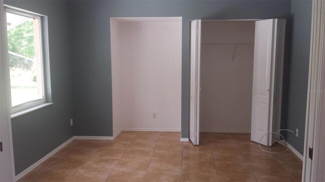 Building Photo - 404 Hazel Cir