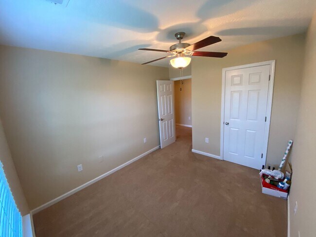 Building Photo - 2071 Reserve Ln