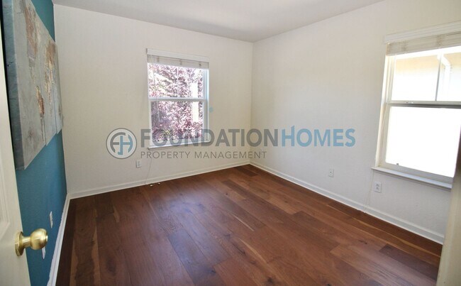 Building Photo - Rare 5BD Corner Lot Home in Hamilton Southgate — Soaring Ceilings & Hardwood Floors - FOUNDATION