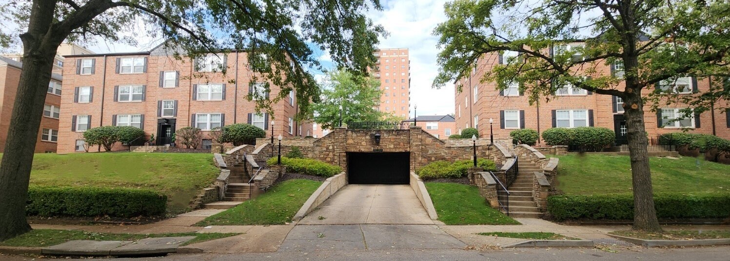 Building Photo - 803 Westwood Dr