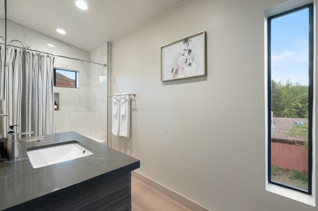 Building Photo - 30 Moondance Ln
