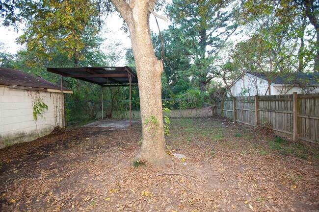 Building Photo - 5008 Lynch Dr