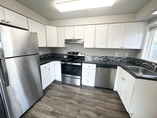 Building Photo - 211 N Indiana Ave